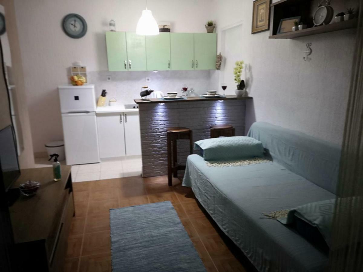 Apartmani Sarm Vir Eksteriør bilde